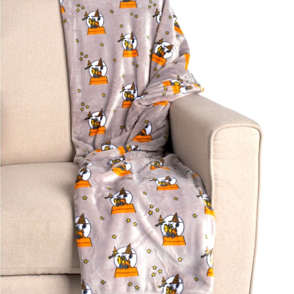 Peanuts Snoopy & Woodstock Halloween Plush Throw Blanket New